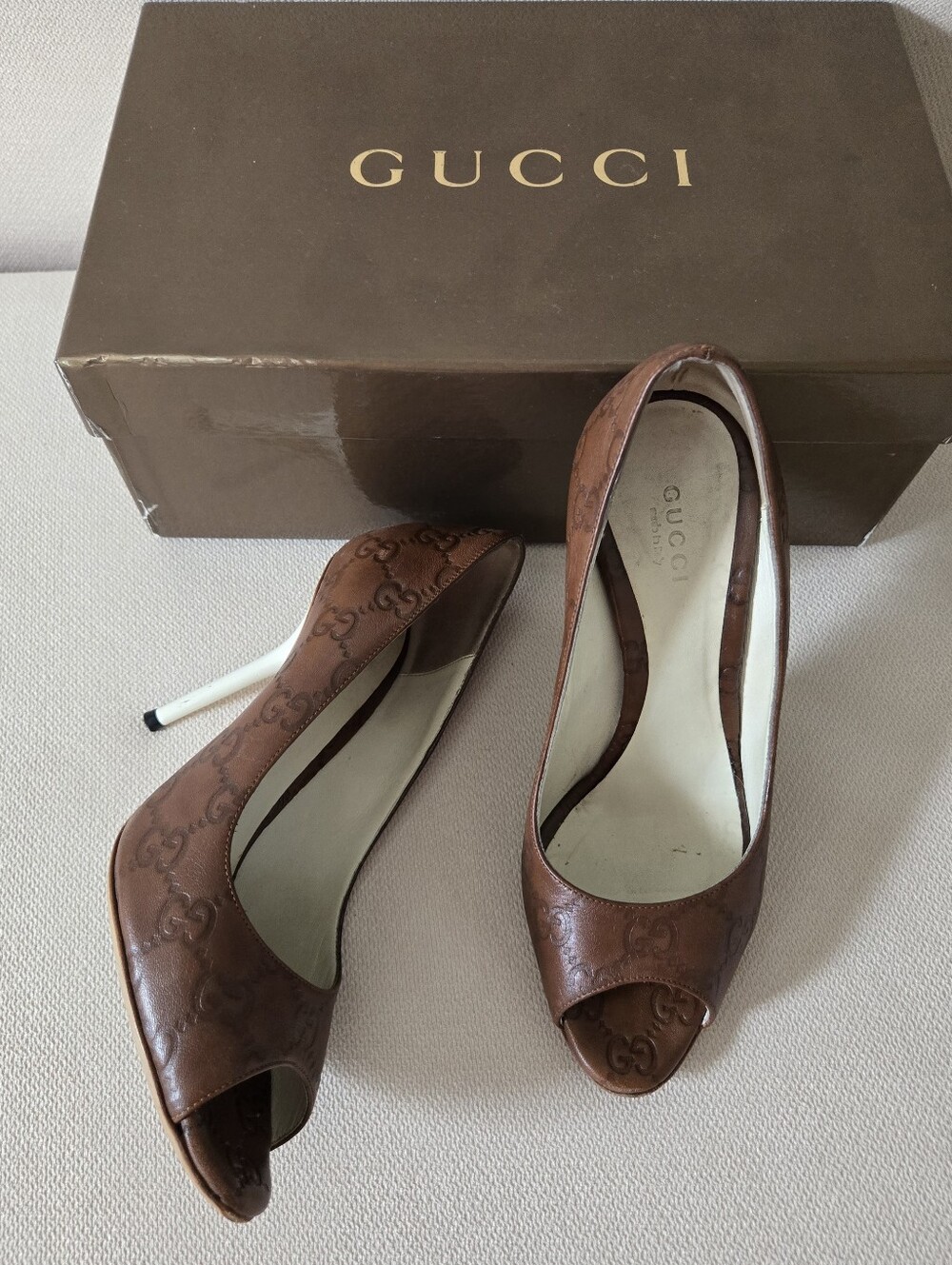 GUCCI SSIMA Soft Cuir Brown Leather Logo Open Toe Pumps Size 36.5 / US 6